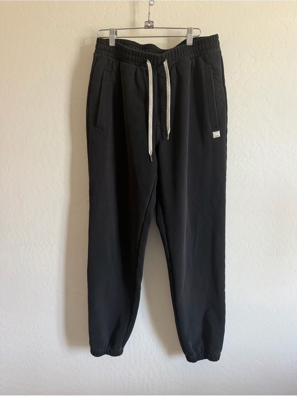 Vuori Black Jogger Sweatpants with Contrasting Drawcord M
